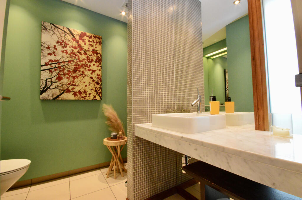 Main image of property: 116 Cromwell Rd, London, SW7