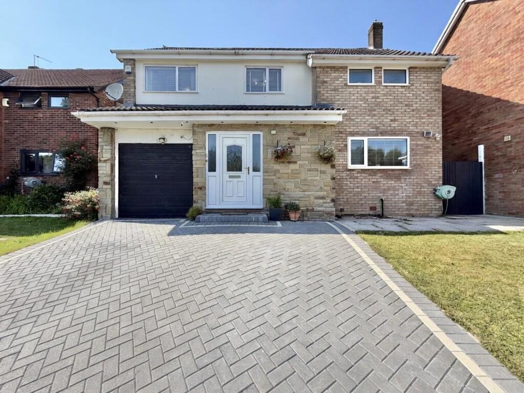 Main image of property: Kenilworth Avenue, Handforth, Wilmslow