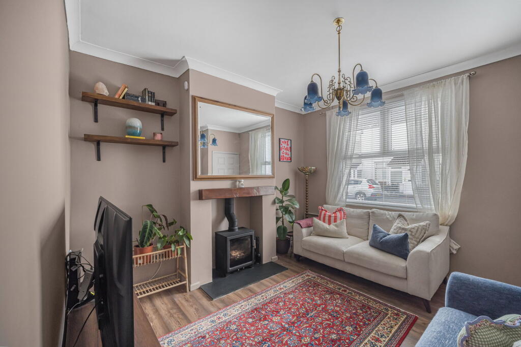 Main image of property: Dol-y-Felin Street, Caerphilly, CF83 3AF