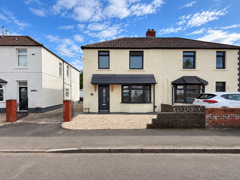 Main image of property: Park Avenue, Glynneath, Neath, Neath Port Talbot