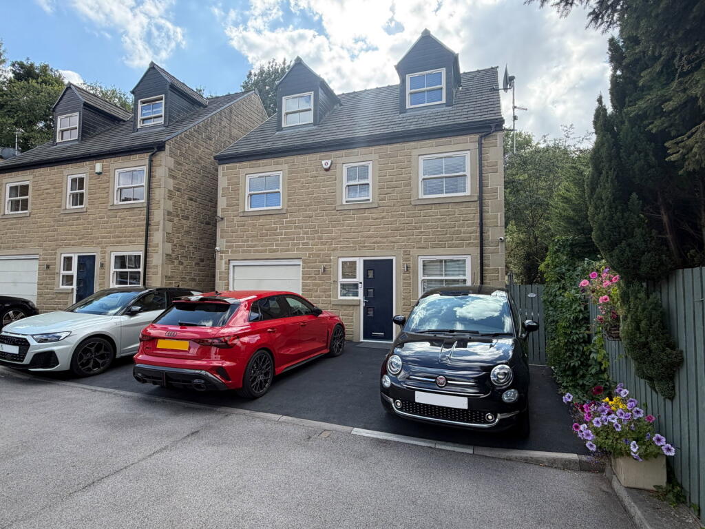 Main image of property: Wentworth Court,Penistone,Sheffield,S36 6FP