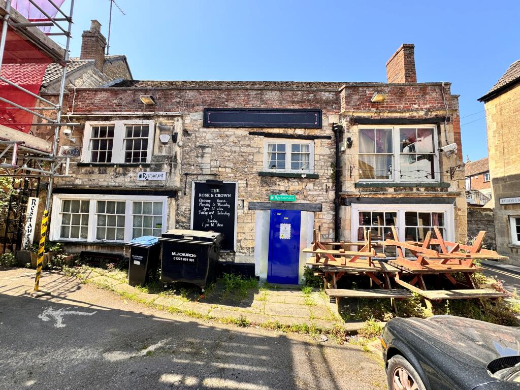 Main image of property: The Rose and Crown, , 22 Market Place, Chippenham, Wiltshire SN15 3HW