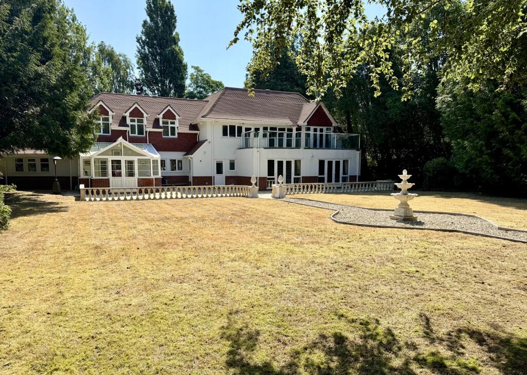 Main image of property: The Avenue, Poole, BH13 6LL