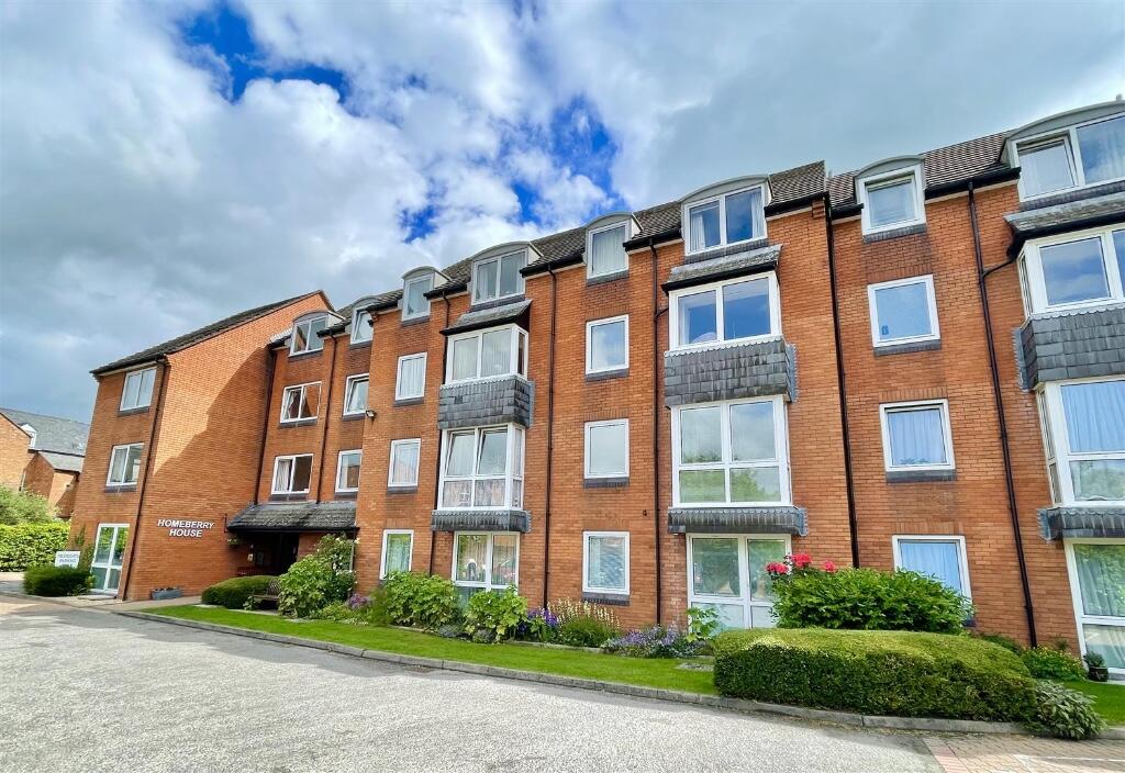 Main image of property: Central Cirencester