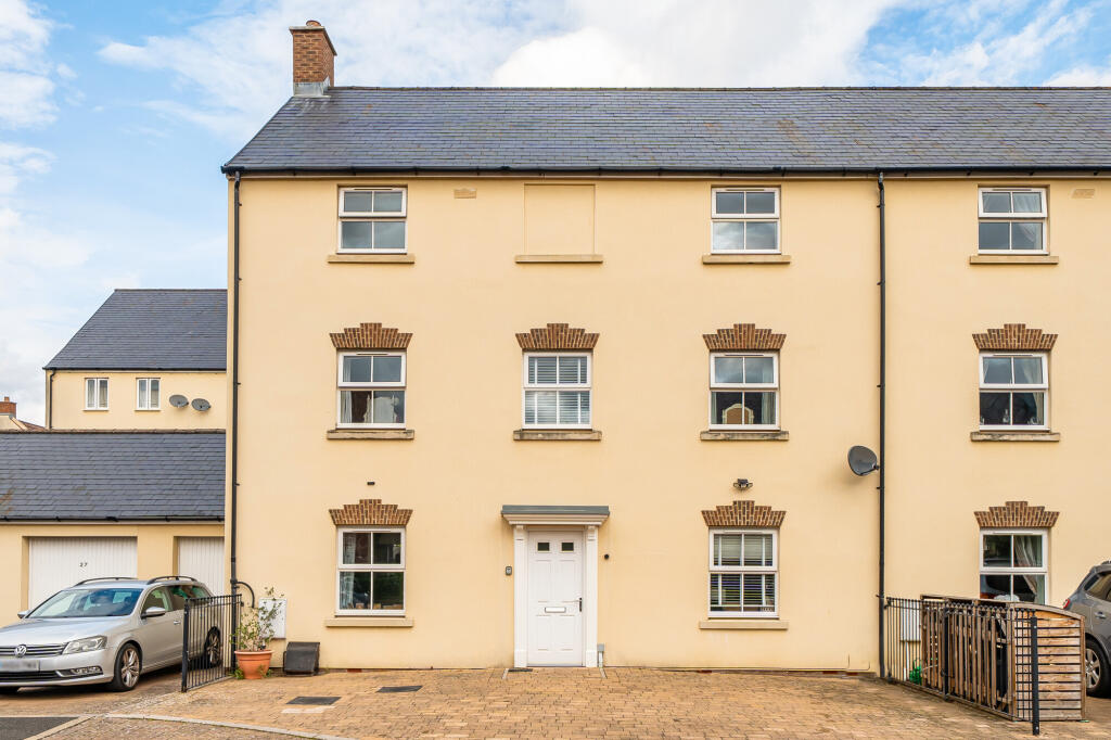 Main image of property: Greenaways, Stroud, GL5