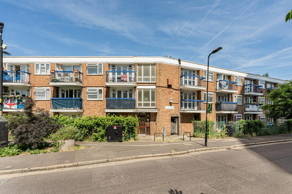 Main image of property: Daubeney Road, London, E5