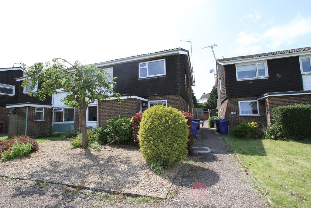Main image of property: Bankside, Banbury, Oxon, OX16 9TD