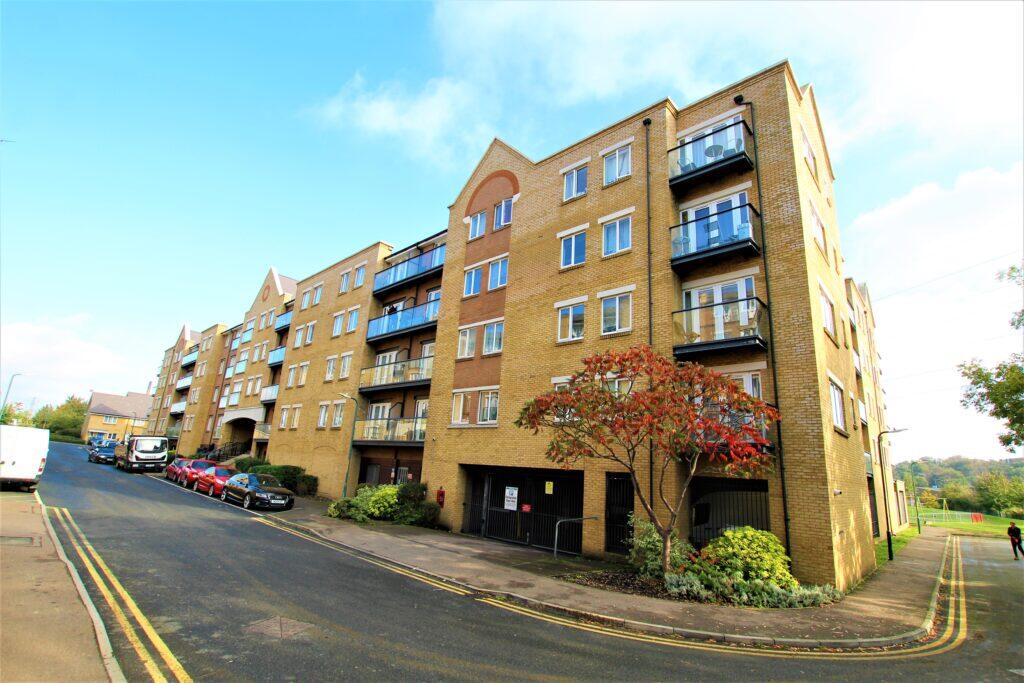 Main image of property: Flat 5 Phoenix Court, Black Eagle Drive, Northfleet, Kent, DA11 9AQ