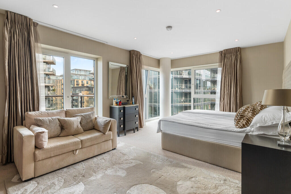 Main image of property: Spinnaker House, Battersea Reach