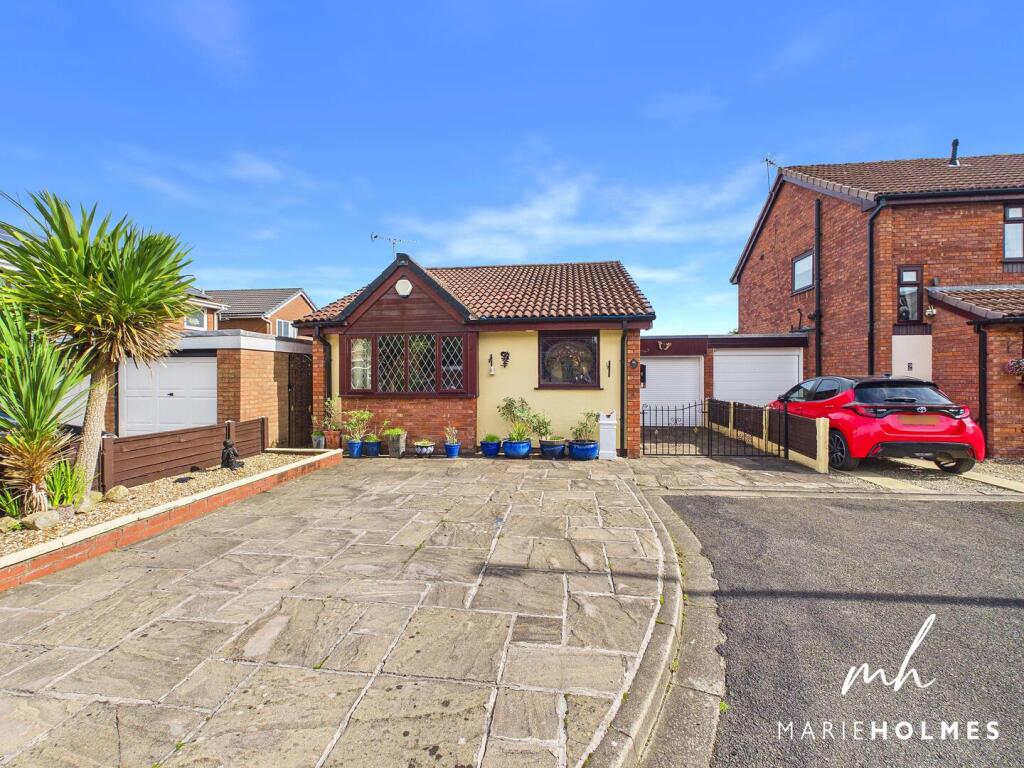 Main image of property: Chelford Close, Penwortham, Preston