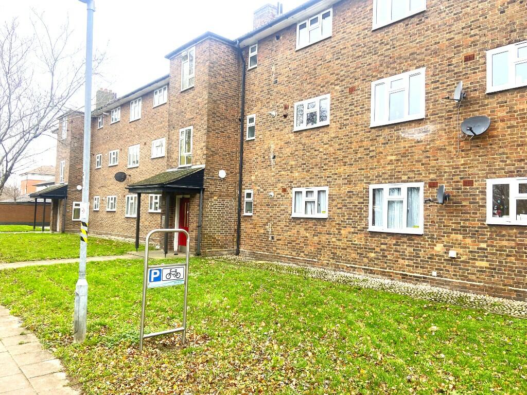 Main image of property: Cam Green, South Ockendon, Essex, RM15