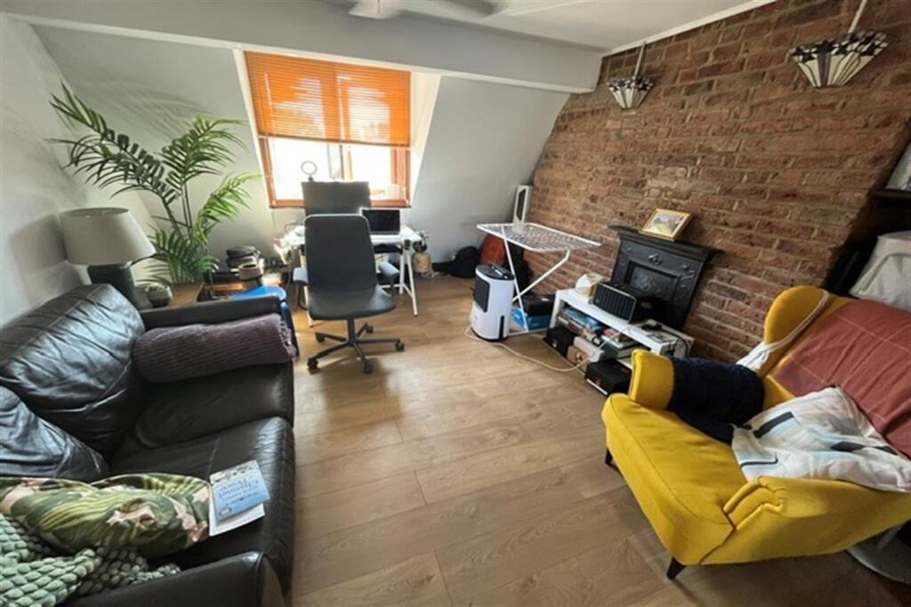 Main image of property: Essex Road - N1 - EPC rating E
