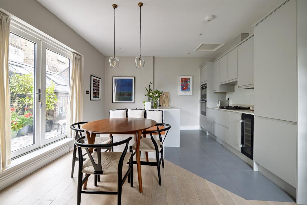 Main image of property: Shrewsbury Mews, London, W2