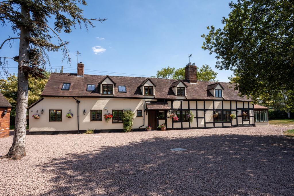Main image of property: Main Road, Kempsey, Worcester Worcestershire WR5 3NY