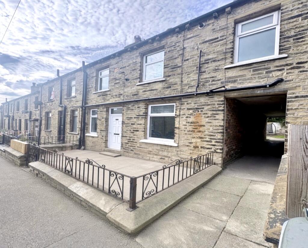 Main image of property: 25 South Parade, Cleckheaton, Kirklees