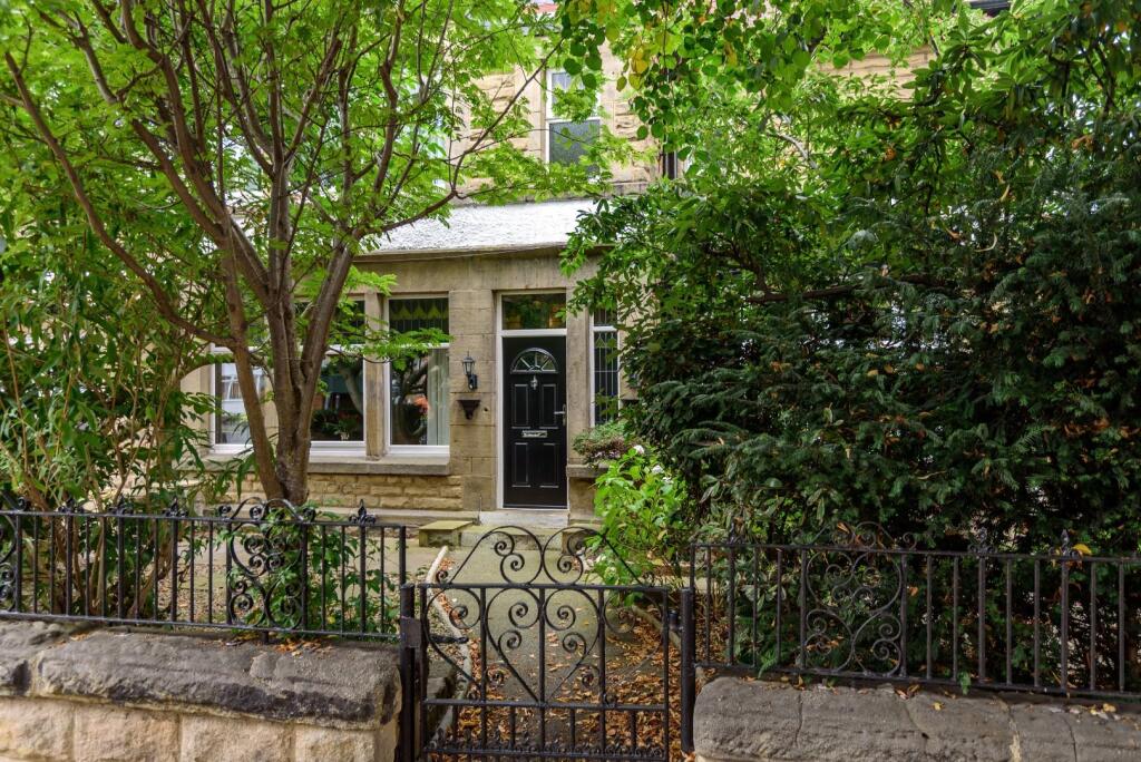 Main image of property: Dragon Parade, Harrogate