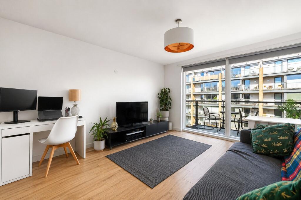 Main image of property: Kleine Wharf, Orsman Road, London, N1