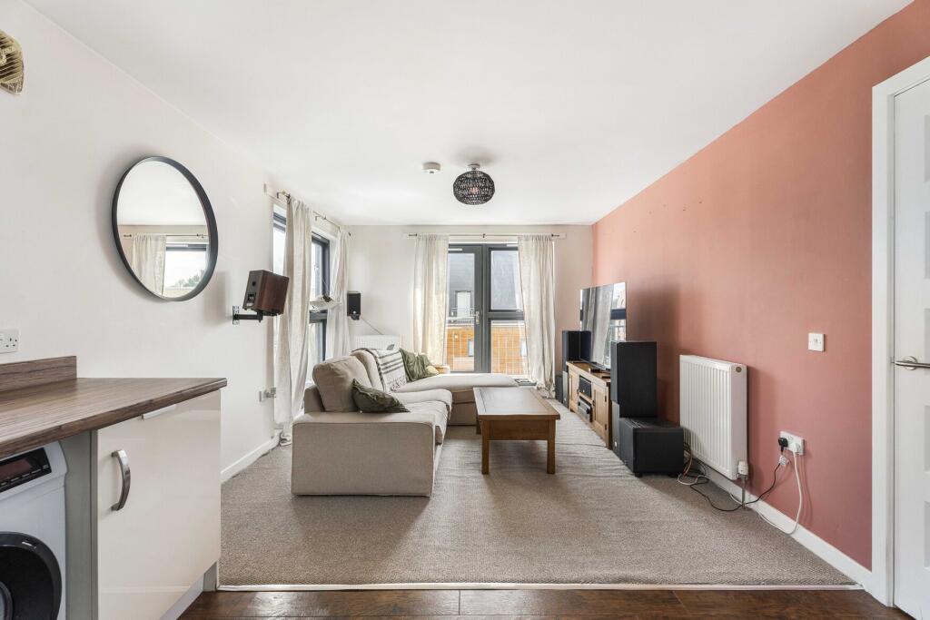 Main image of property: Flat 11, 15 Moffat Way, Niddrie, Edinburgh, EH16 4PY