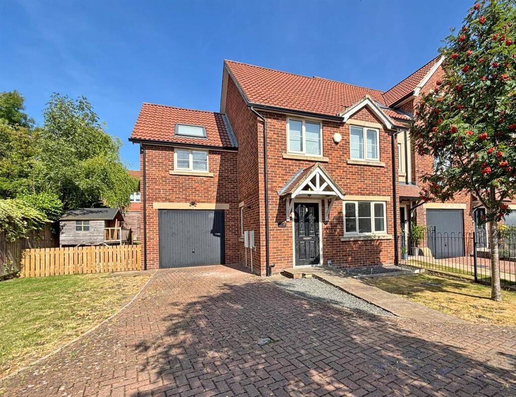 Main image of property: Redfearn Mews, Harrogate