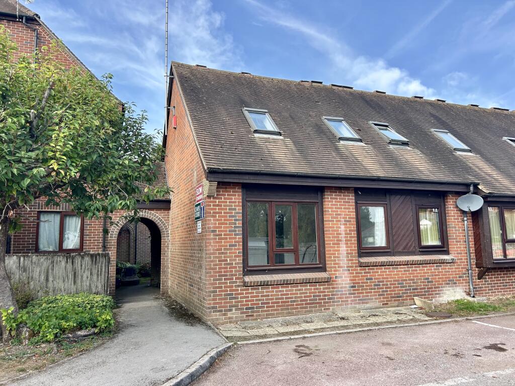 Main image of property: Chapel Court, Hungerford, West Berkshire, RG17 0HW