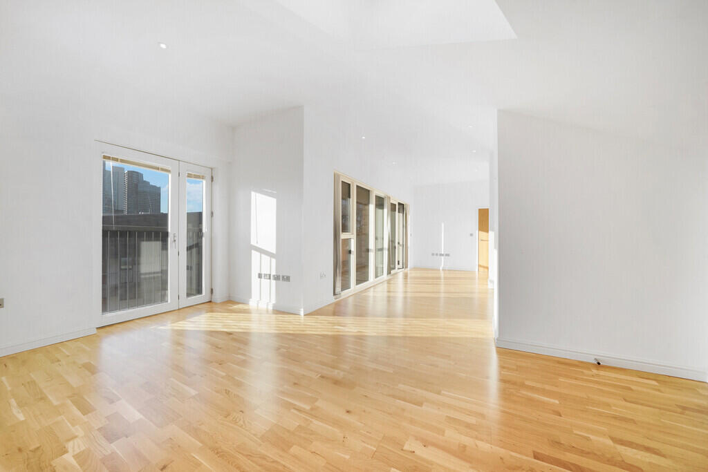 Main image of property: Giles Court Tabernacle Gardens London E2 7DZ