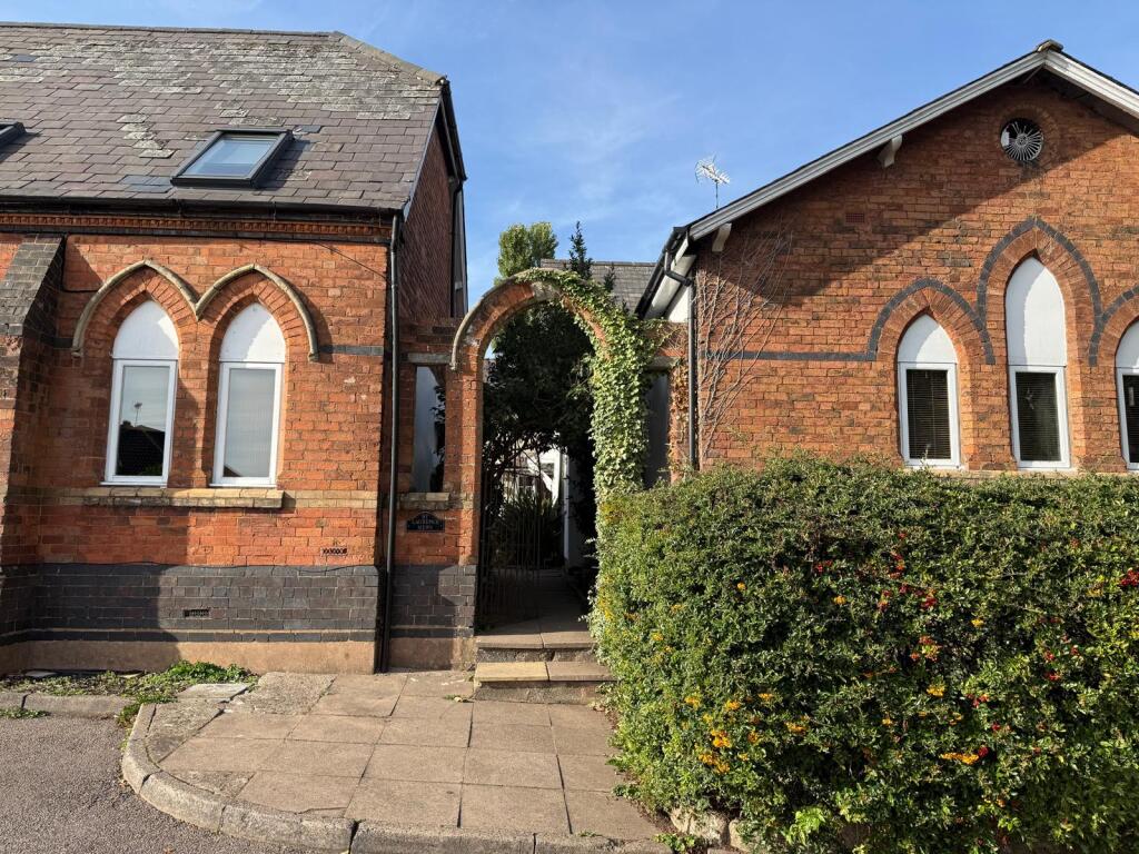 Main image of property: St Laurence Mews, Northfield, Birmingham, B31 2HT