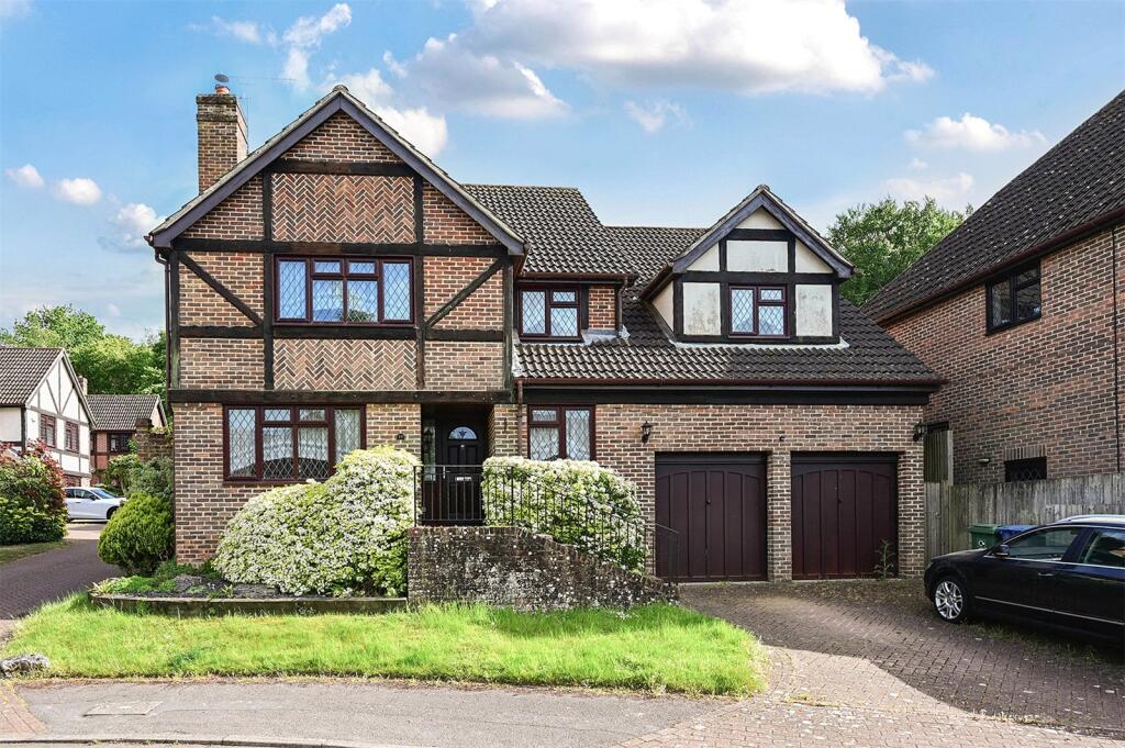 Main image of property: Catesby Gardens, Yateley, Hampshire, GU46