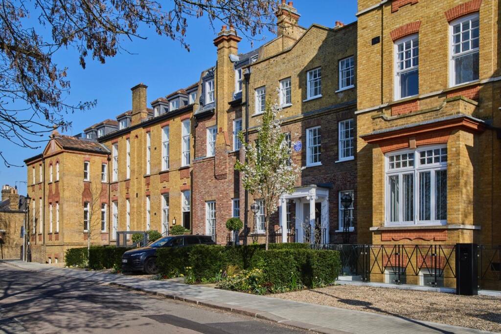 Main image of property: Richmond Square, Kew Foot Road, Richmond, Surrey, TW9