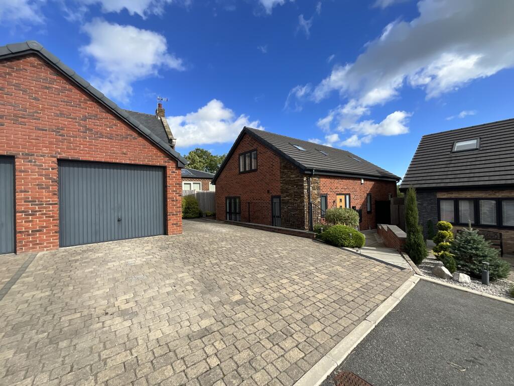 Main image of property: Hillsmede, Alfreton, DE55