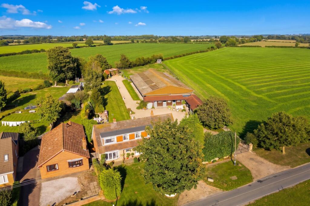 Main image of property: The Moorings, The Land of Nod, Lock Lane, YO43 4DY