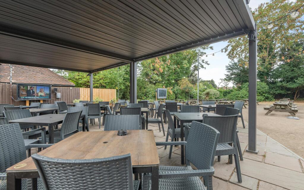 8702581-exterior01.jpg