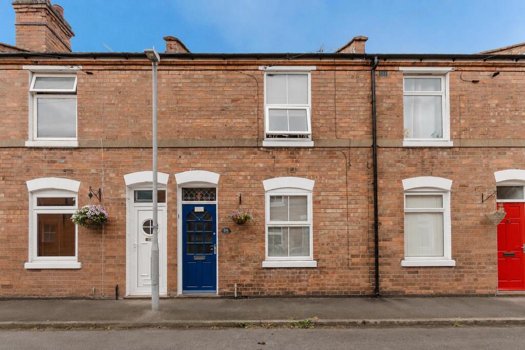 Main image of property: Meadow Road, Warwick