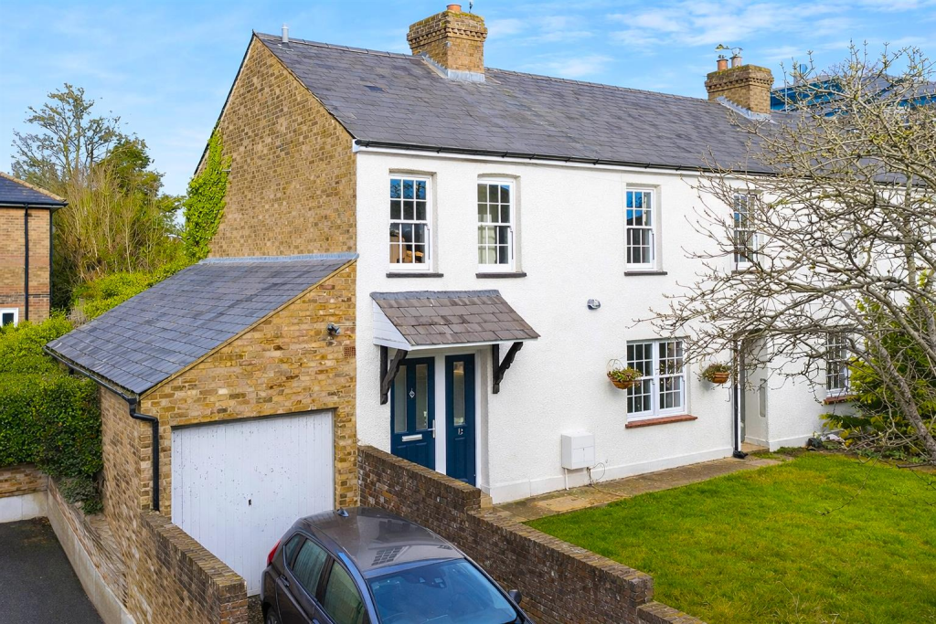 Main image of property: Old Town, Hemel Hempstead HP2