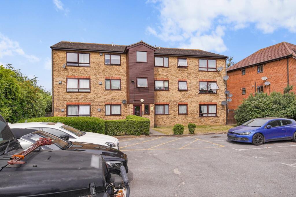 Main image of property: Essex Road, Chadwell Heath, RM6
