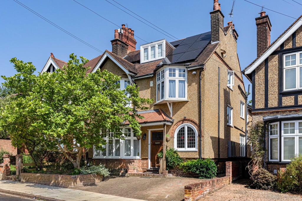 Main image of property: Jennings Road, St Albans, AL1