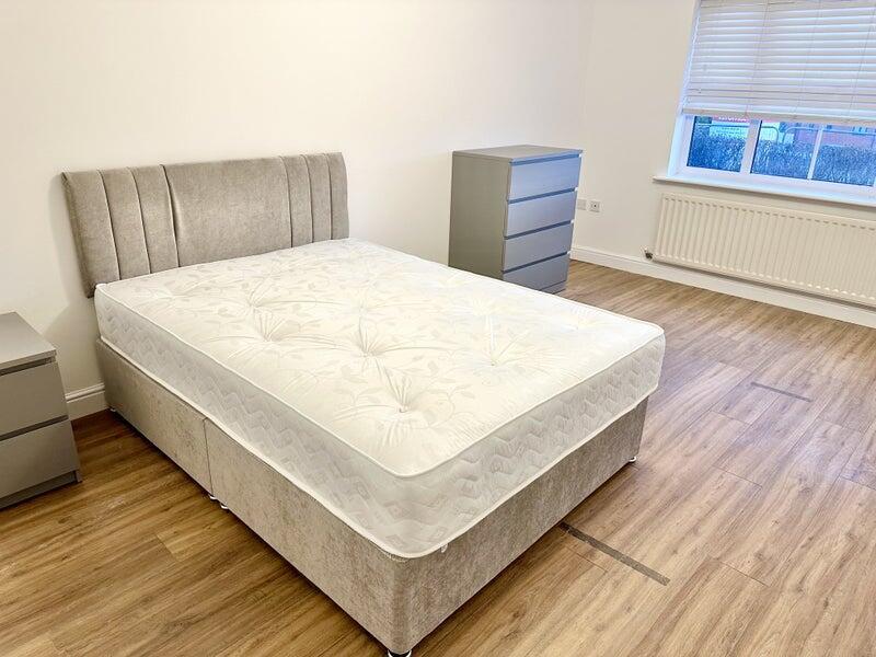 Main image of property: New Charlton Way, Bristol
