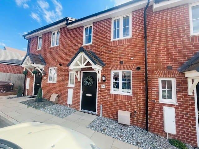 Main image of property: Stretton Close, Rochbeire Heights, Rugby, CV23