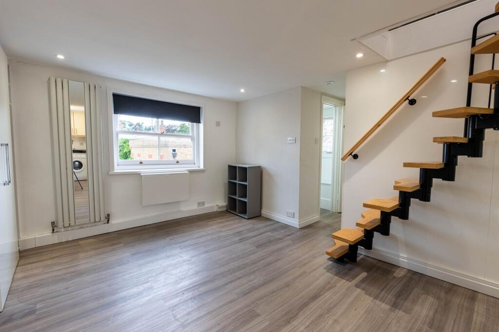 Main image of property: Flat 7, 2 Union Street