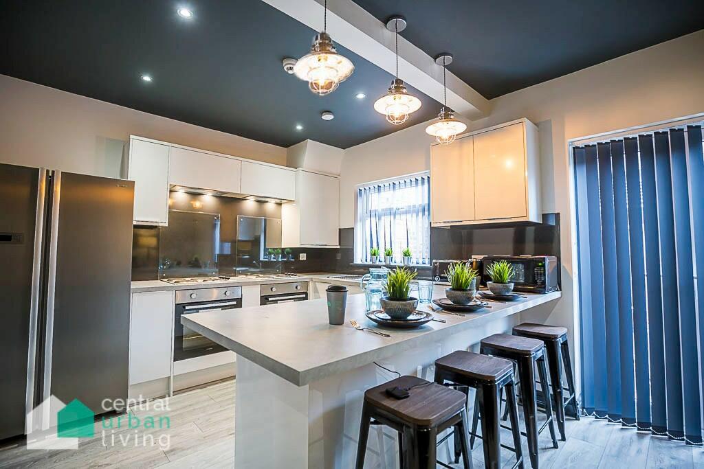 Main image of property: Catherine Street - House Share - JULY 2026