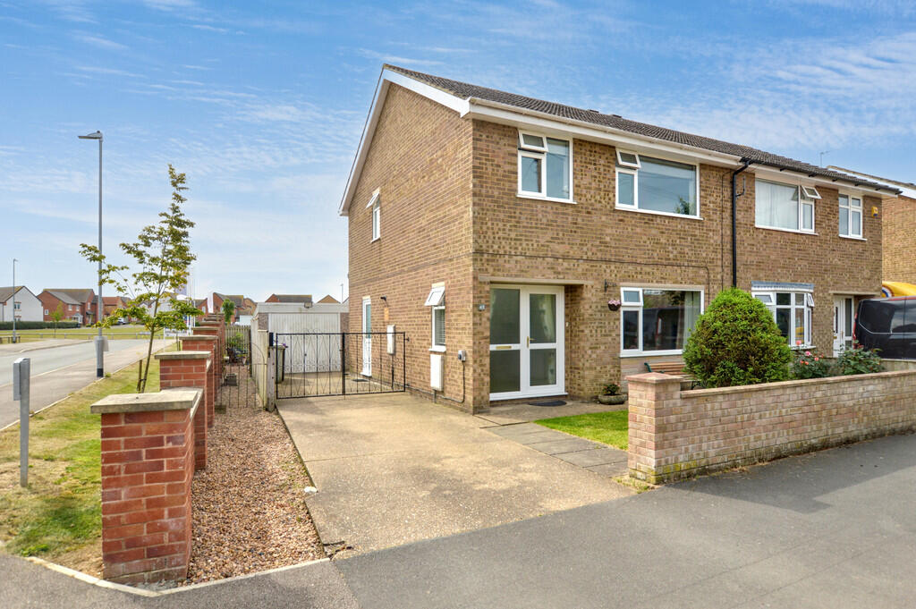 Main image of property: 45, Chestnut Drive, Louth LN11 7AX