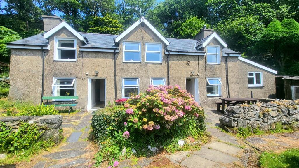 Main image of property: 1 + 2 Capel Fawnog, Soar, Talsarnau