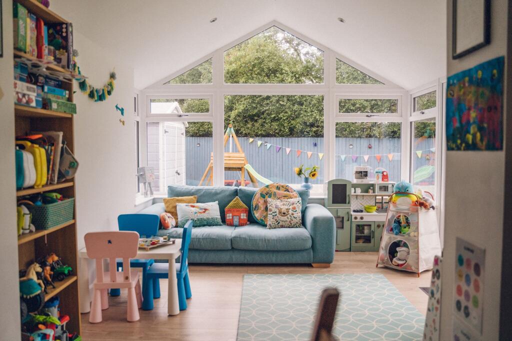Main image of property: Gwel y Llan, Caernarfon