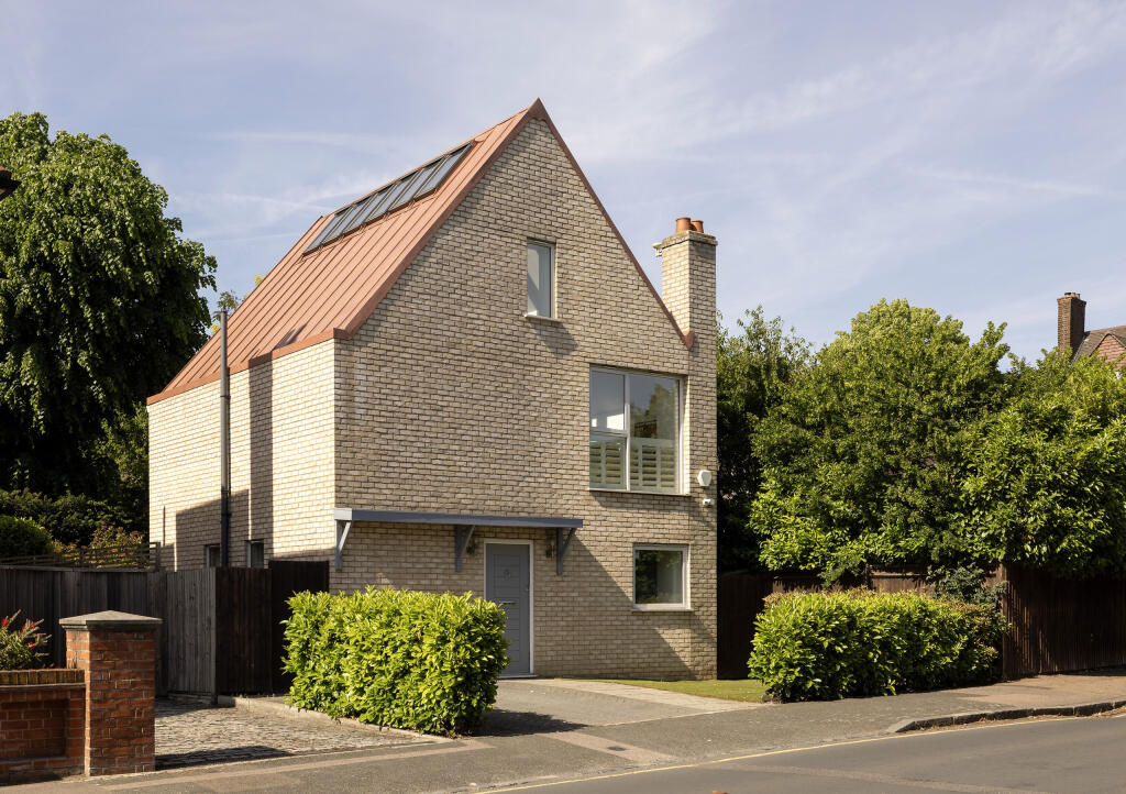 Main image of property: Kidbrooke Gardens, Blackheath SE3