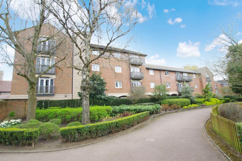 Main image of property: Queensgate, Lincoln Street, Swindon