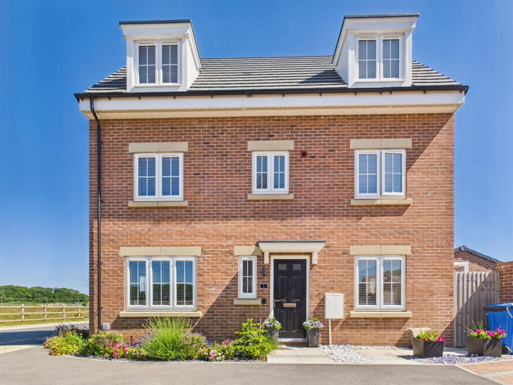 Main image of property: Spoonbill Vale, Bridlington