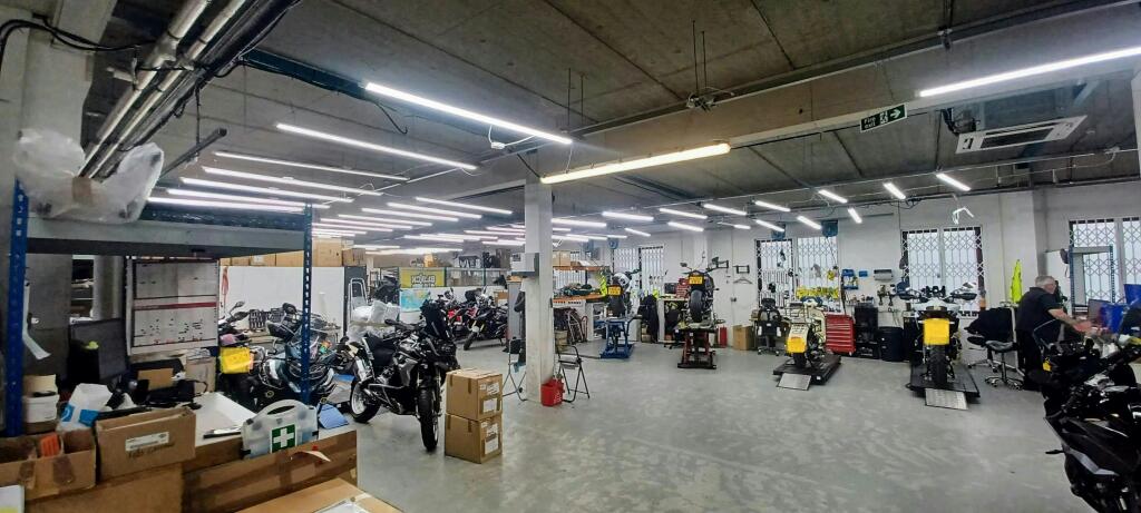 Unit 5 Alpha Way Industrial Warehouse Egham 3.jpg