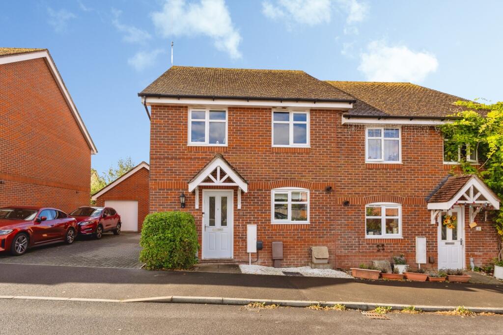Main image of property: Beckless Avenue, Clanfield, Waterlooville, Hampshire, PO8