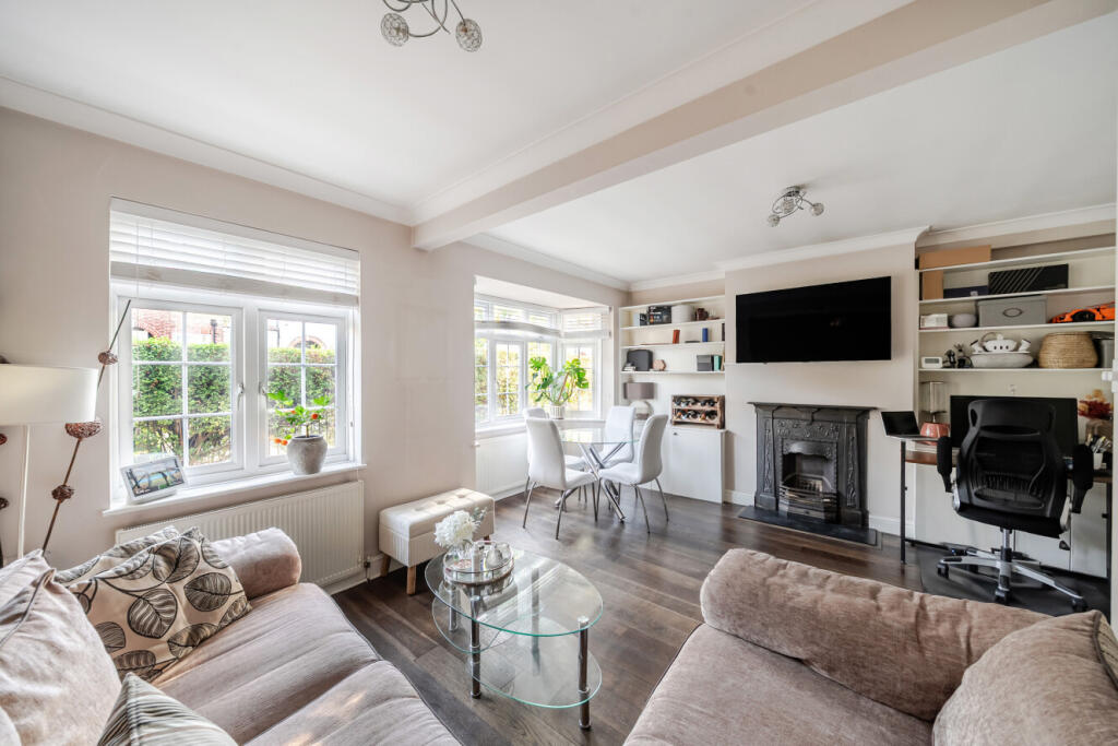 Main image of property: Tilehurst Road, London, SW18