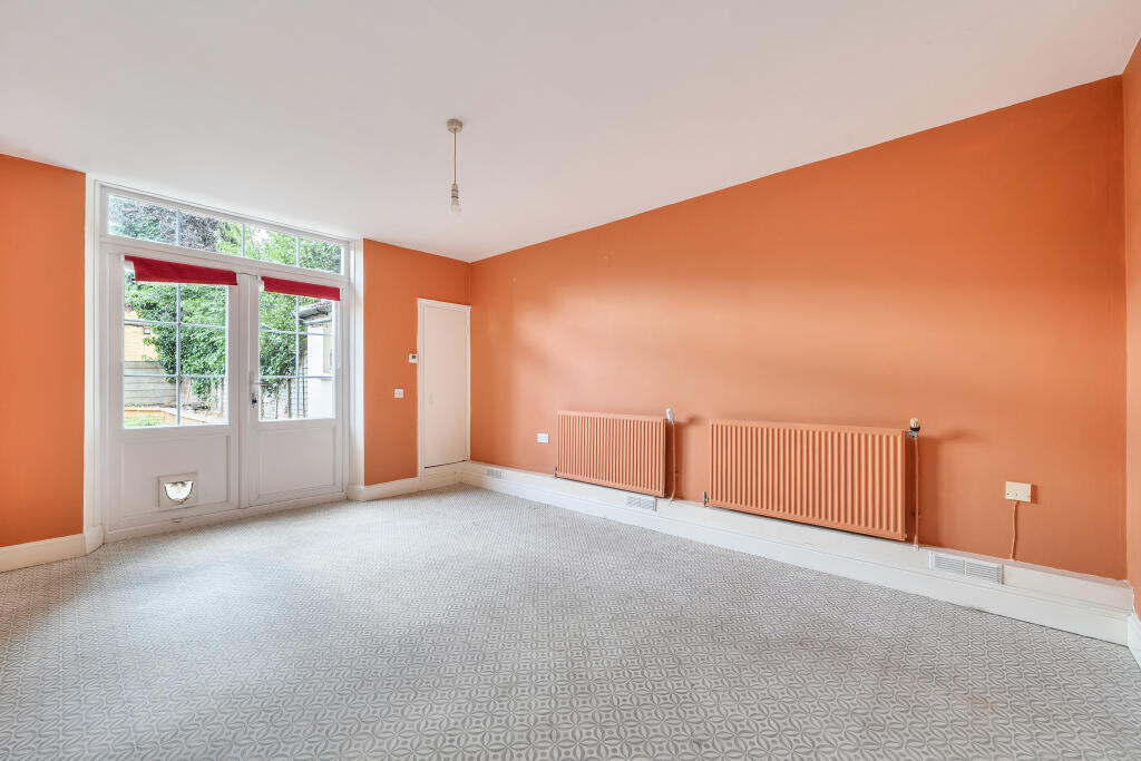 Main image of property: Rathcoole Gardens, London, N8