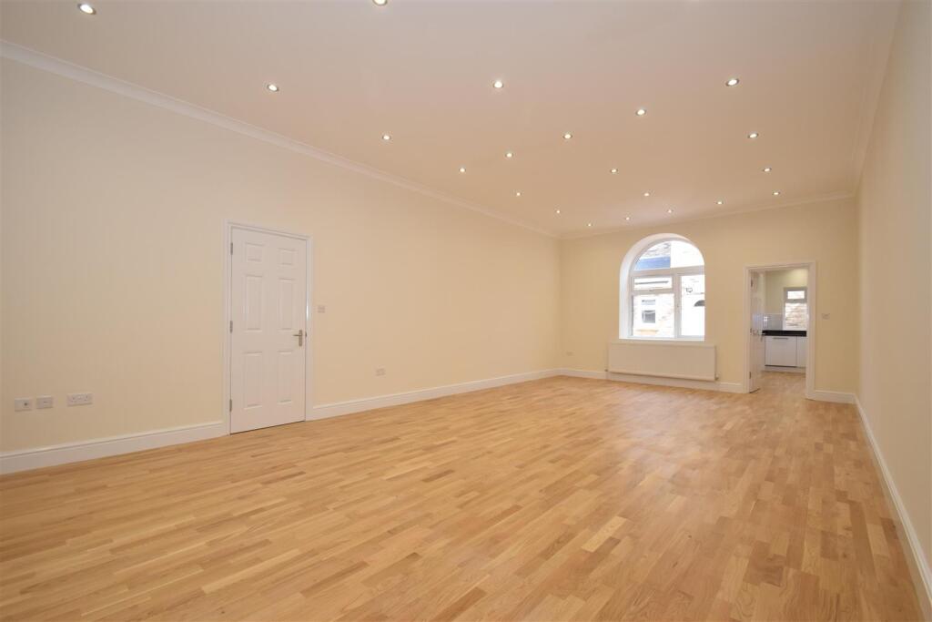 Main image of property: 19a Tooting High Street Tooting London